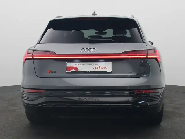 Audi Q8 E-Tron view 6