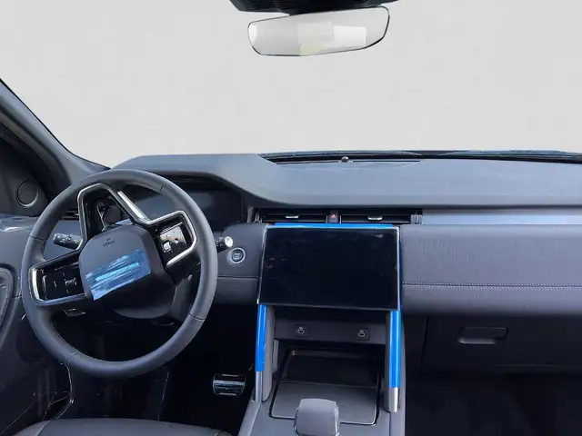 Land Rover Discovery Sport view 4