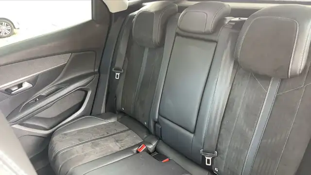 Peugeot 3008 view 9