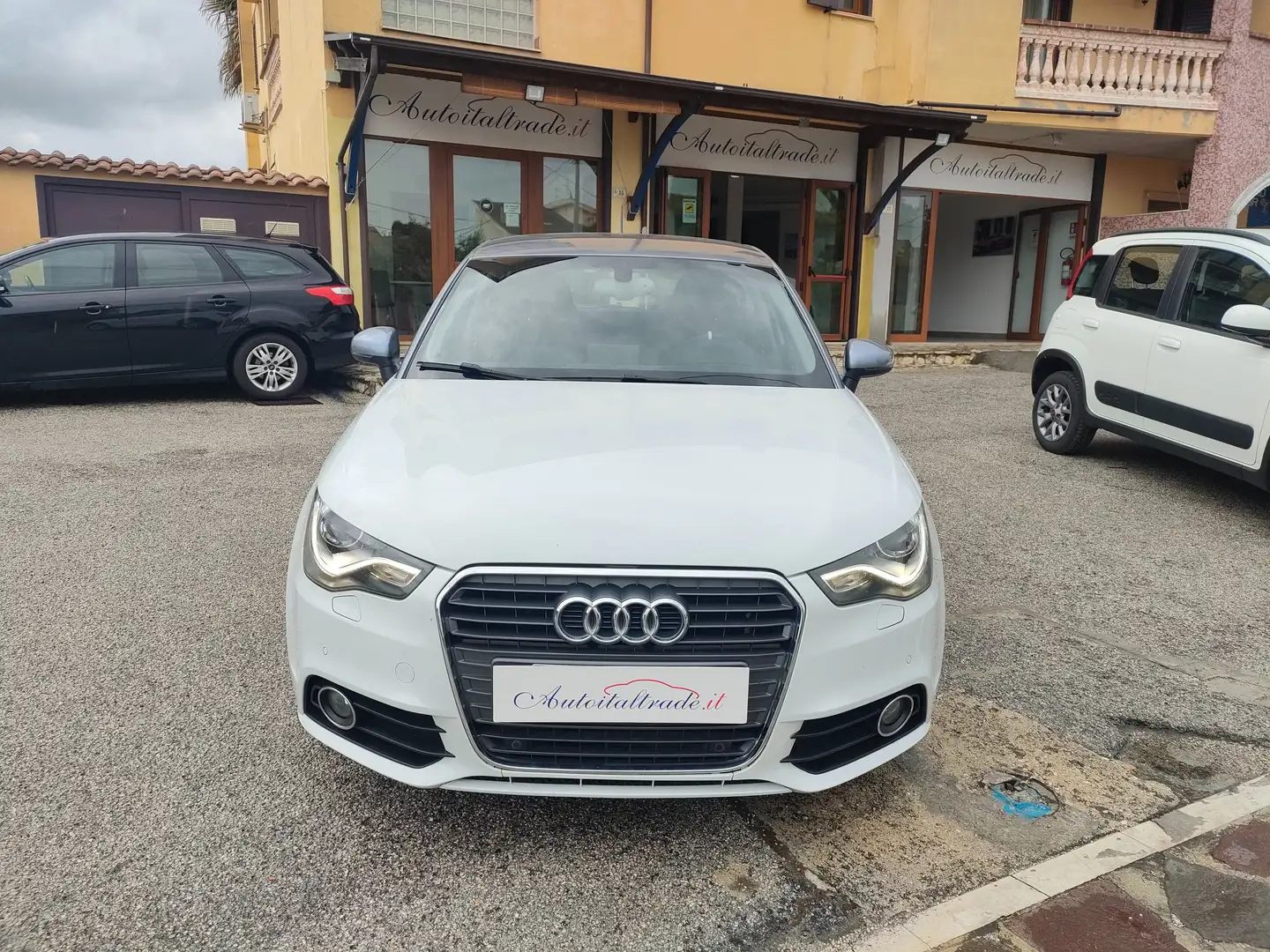 Audi A1 A1 Sportback 1.6 tdi Ambition s-tronic Bianco - 1