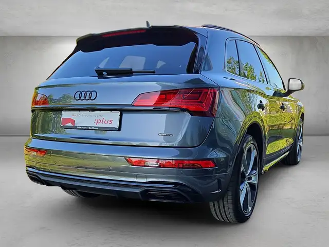 Audi Q5 view 4