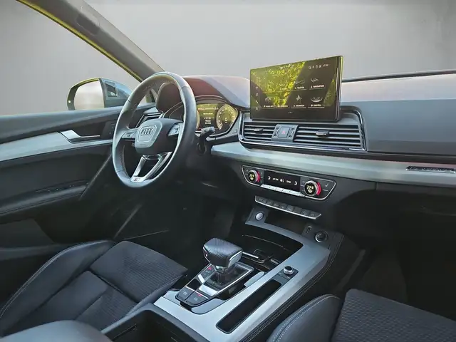 Audi Q5 view 8