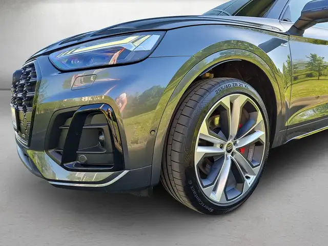 Audi Q5 view 5