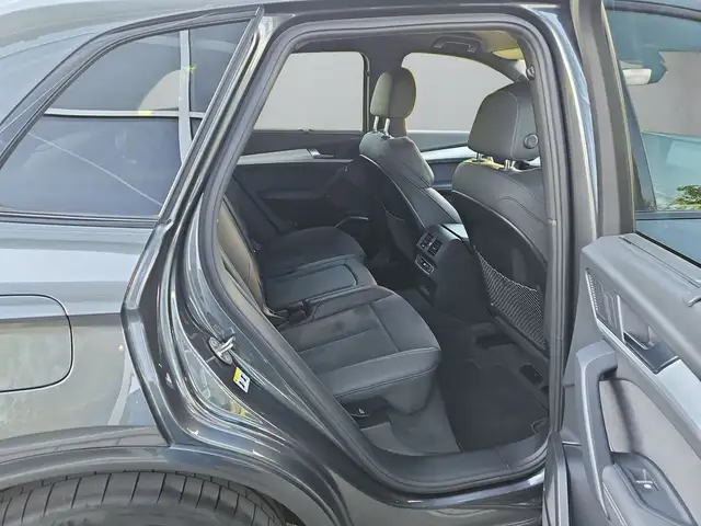 Audi Q5 view 13