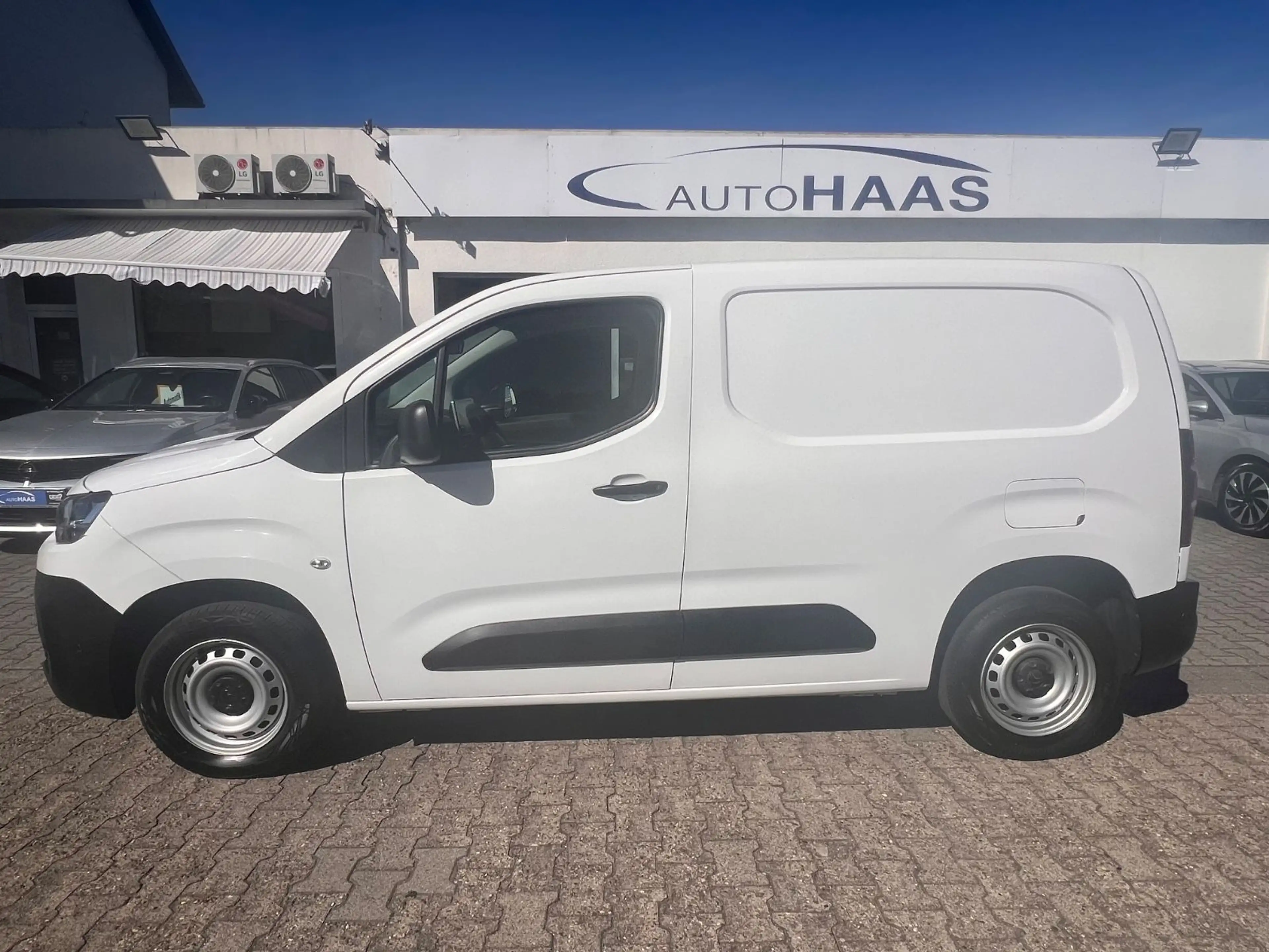 Citroen Berlingo Club*R-Cam*PDC*Klima*3-Sitzer*Navi*APP* — photo 2