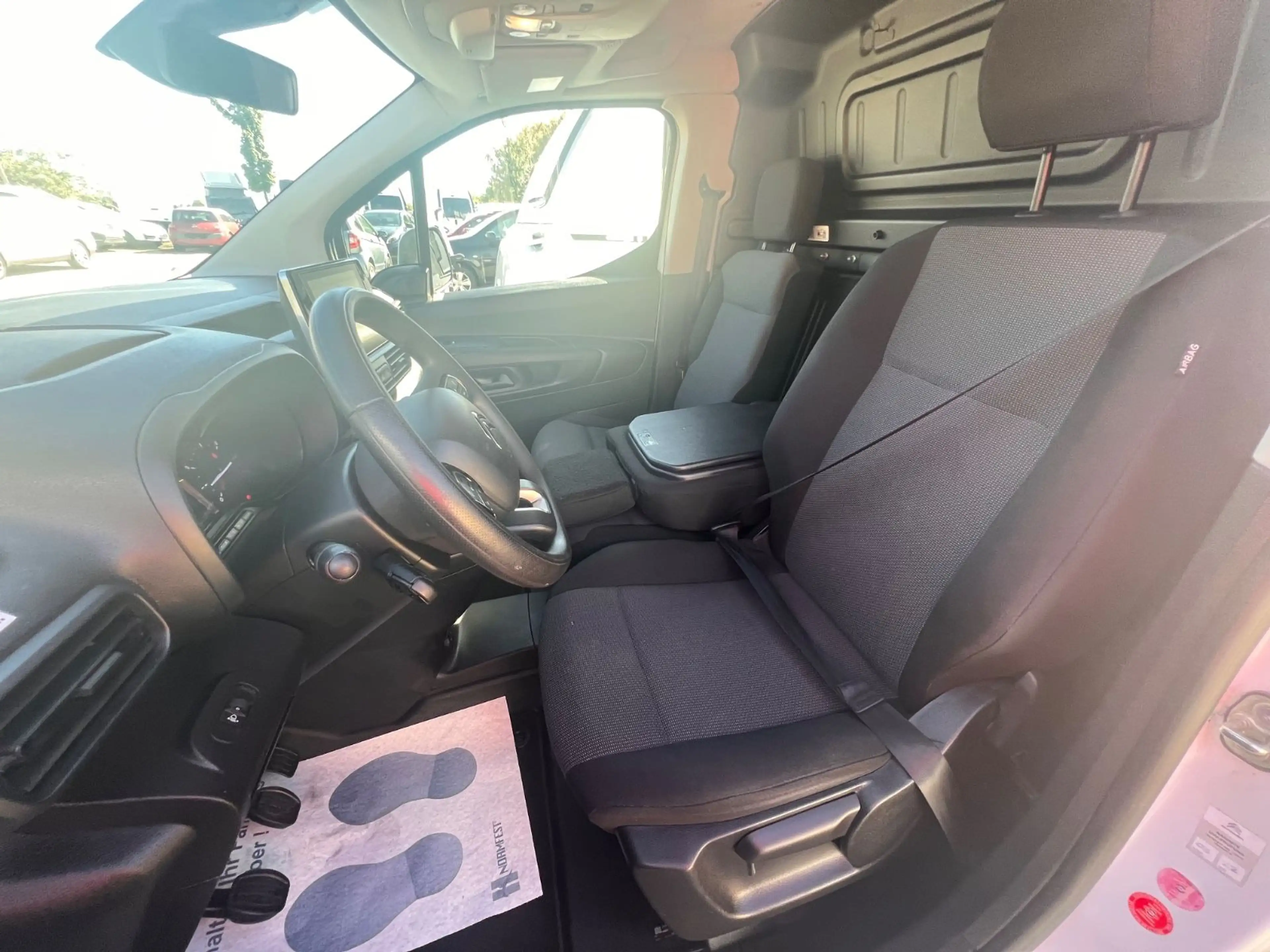 Citroen Berlingo Club*R-Cam*PDC*Klima*3-Sitzer*Navi*APP* — photo 13