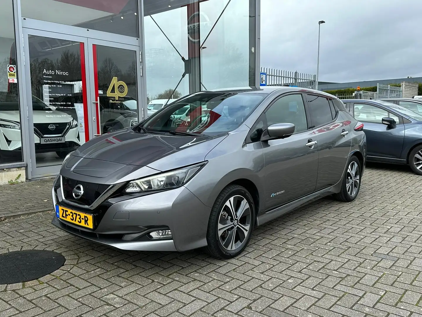 Nissan Leaf N-Connecta 40 kWh | € 2.000,- OVERHEIDSSUBSIDIE MO Grijs - 2