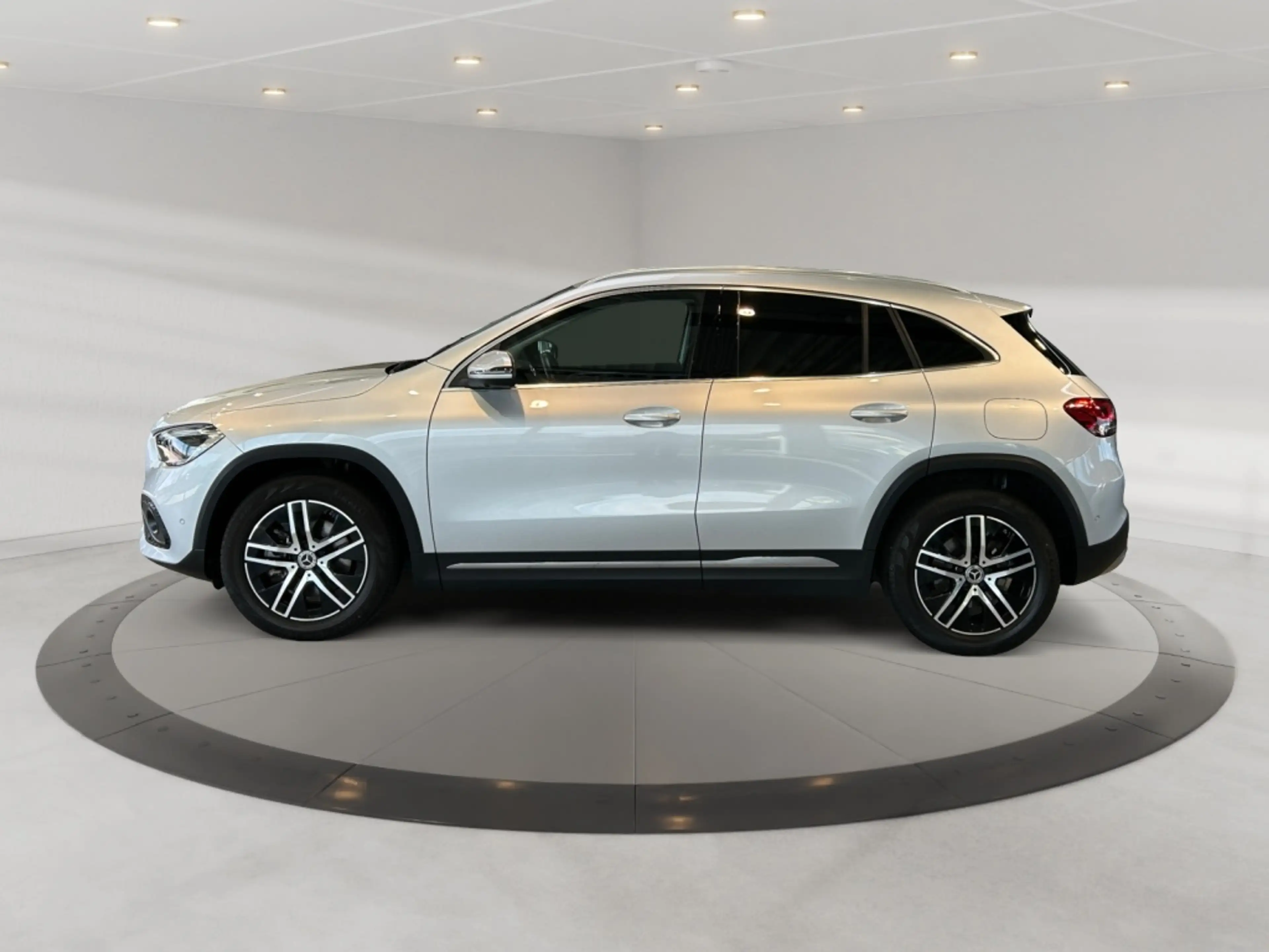 Mercedes-Benz GLA 220 d 4matic Progressive MBUX+Progressive — photo 5