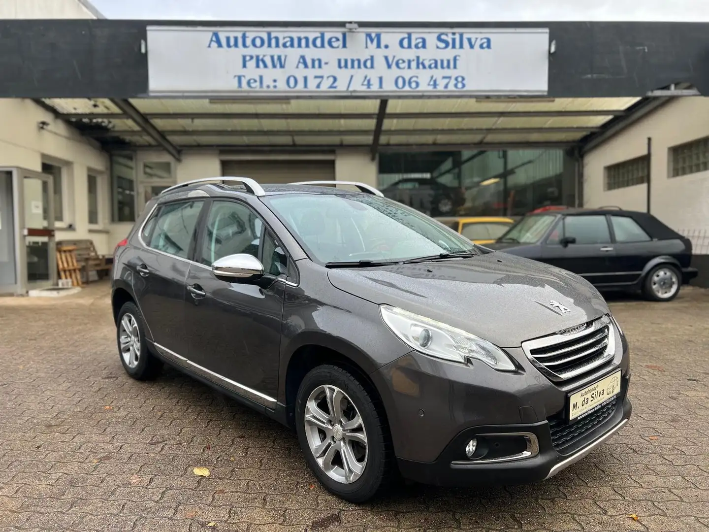 Peugeot 2008 Allure *Automatik*SHZ*JBL*Navi*PDC*LED*Pano* Gris - 1