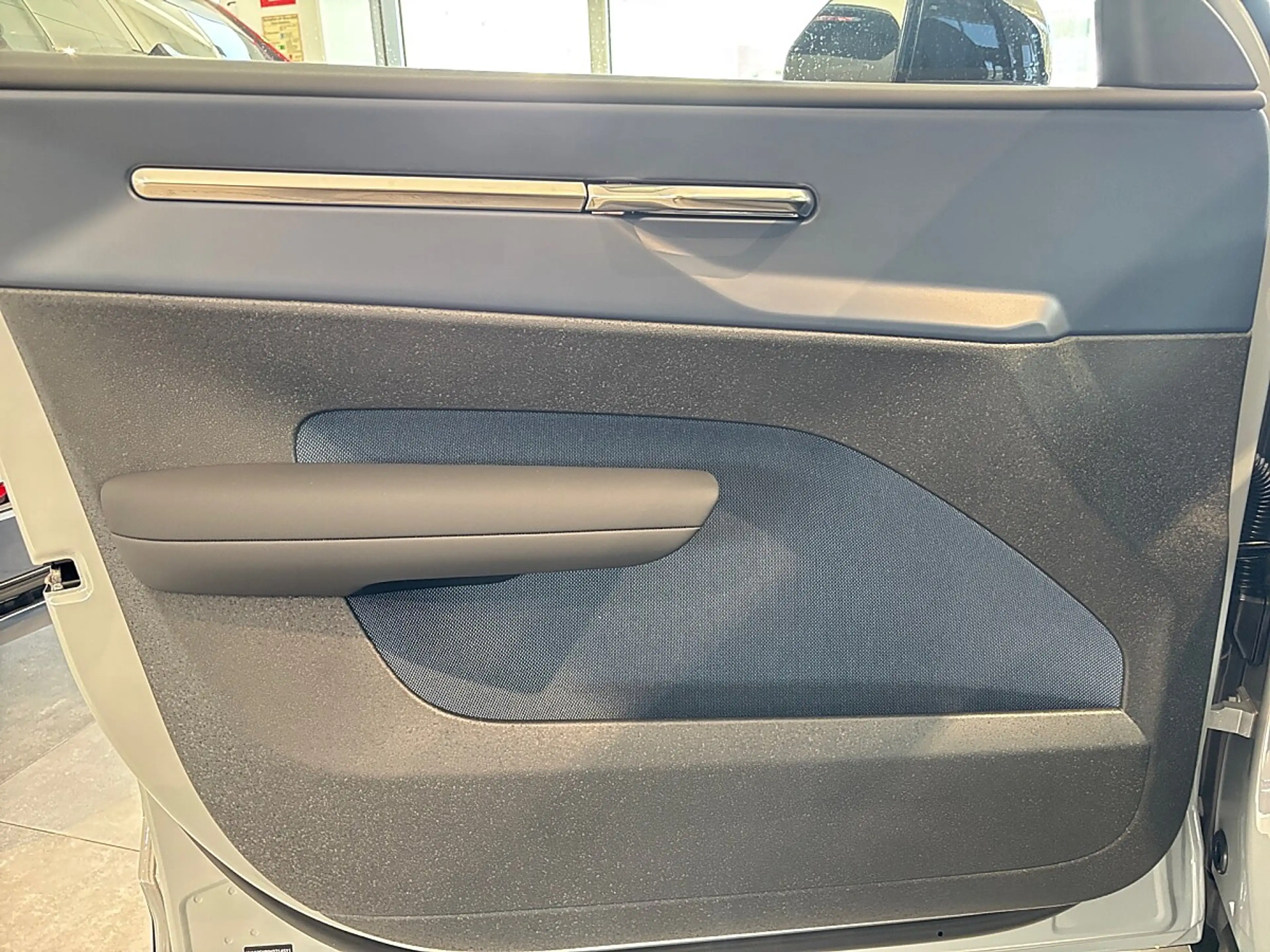Volvo EX30 P8 Electric AWD 69kWh Ultra — photo 12