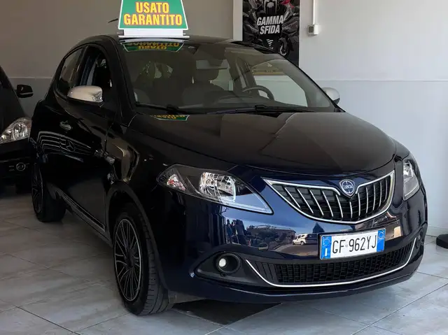 Lancia Ypsilon