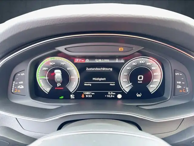 Audi A6 view 10