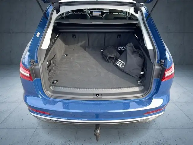 Audi A6 view 13