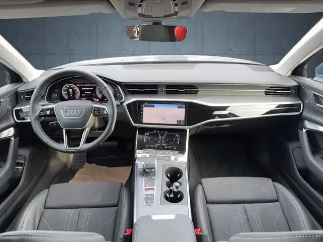 Audi A6 view 11