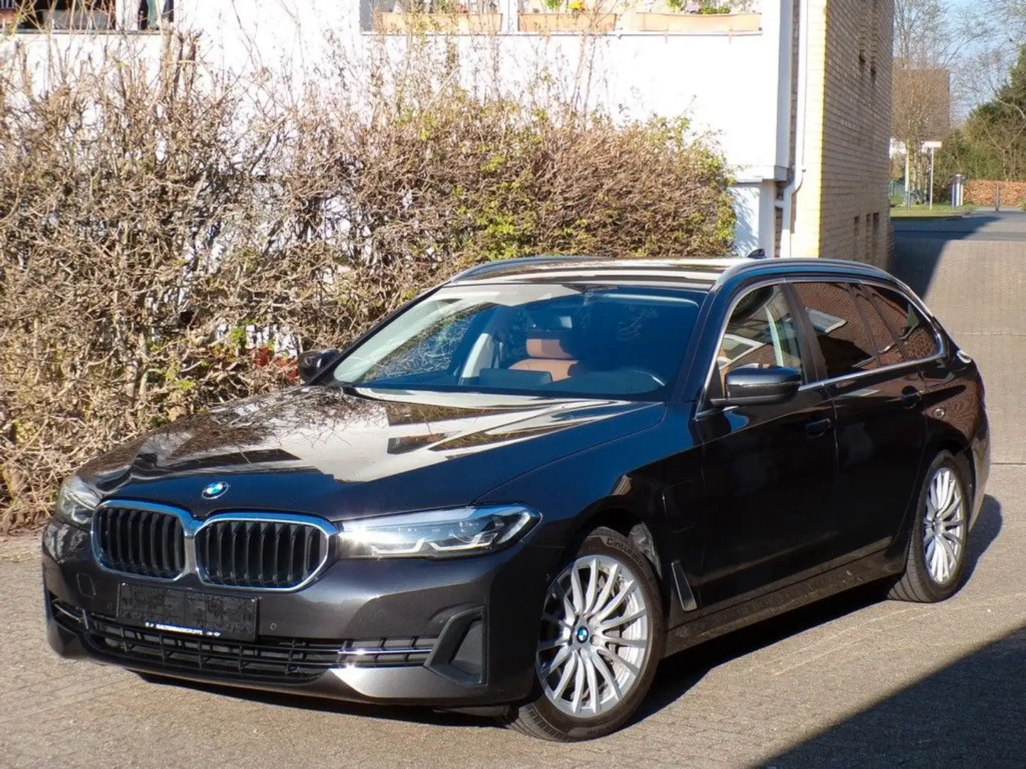 BMW 530 e xDrive AUT/LEDER/NAVI.PROF/KAMERA/M.Lenkrad Gris - 1