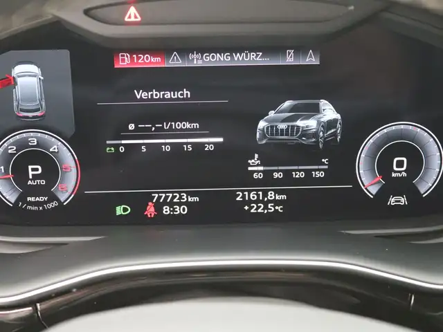 Audi Q8 view 16