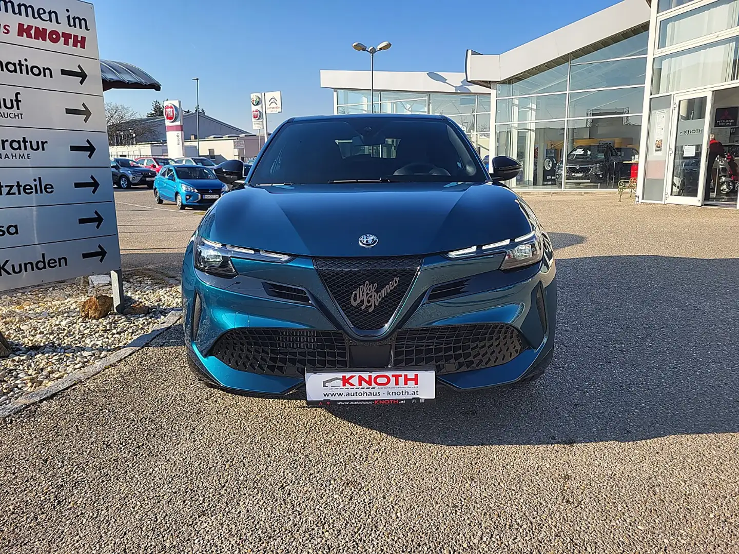 Alfa Romeo Junior Ibrida 1.2 MHEV e-DCT6 Blau - 2