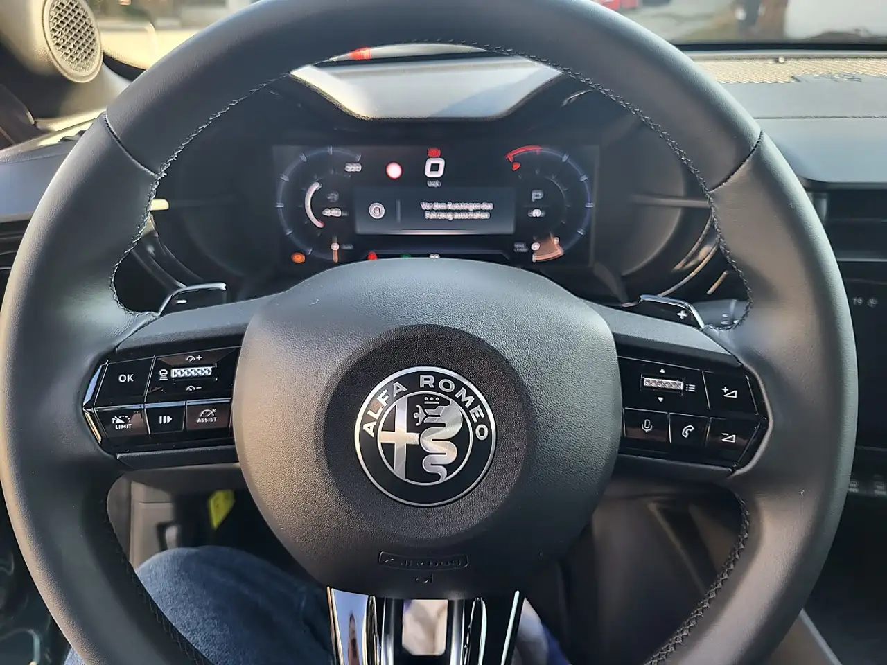 Alfa Romeo Junior 2025 — фото 13