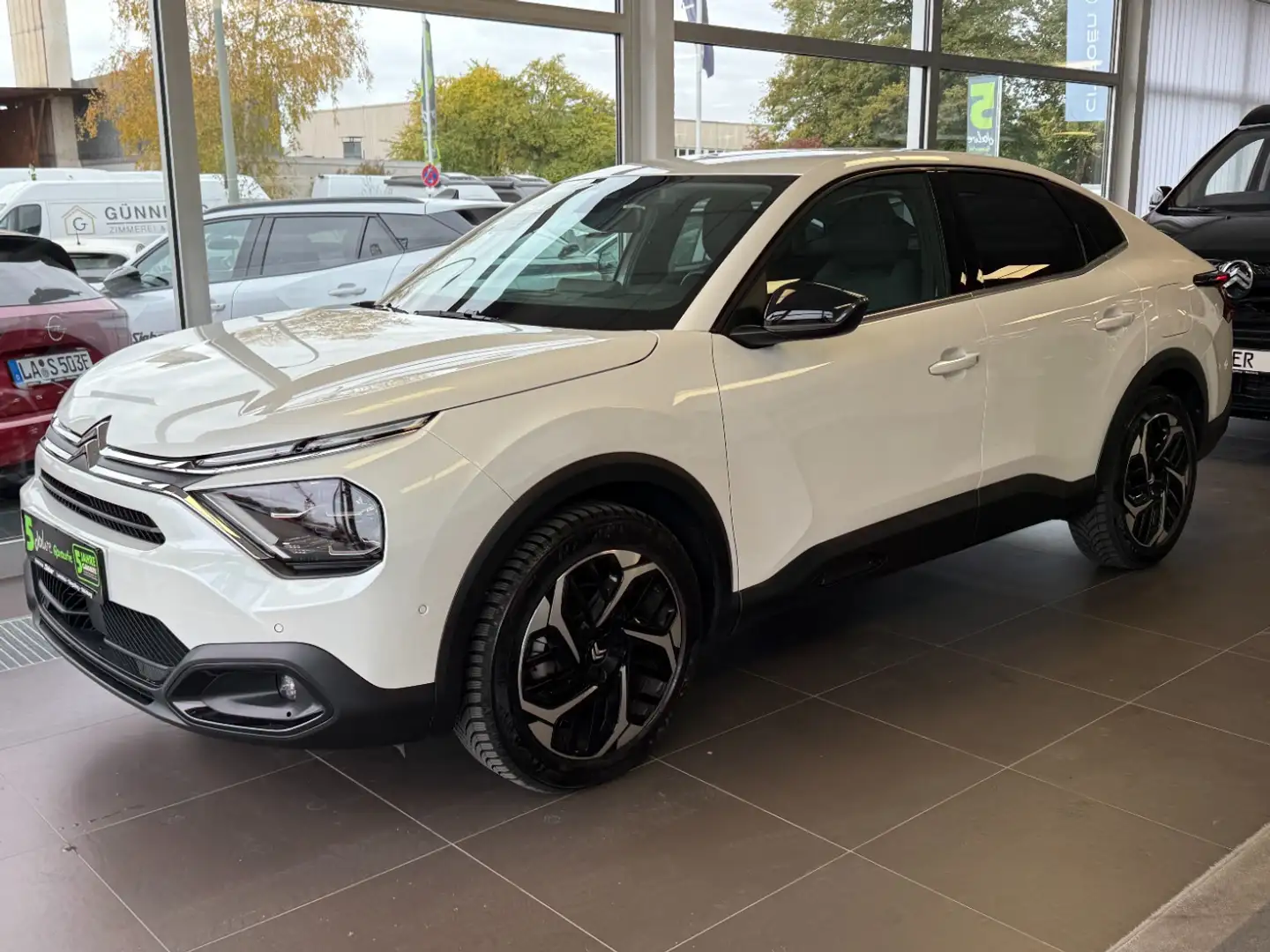 Citroen C4 X 1.2 PureTech 130 S&S Shine 2xKlima AUT HUD Weiß - 2