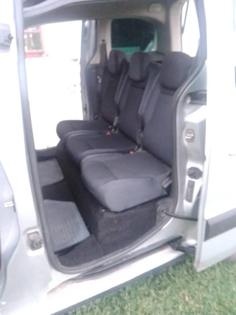 Peugeot Partner Partner Tepee Comfort 1,6 HDi 90 Comfort Grau - 2