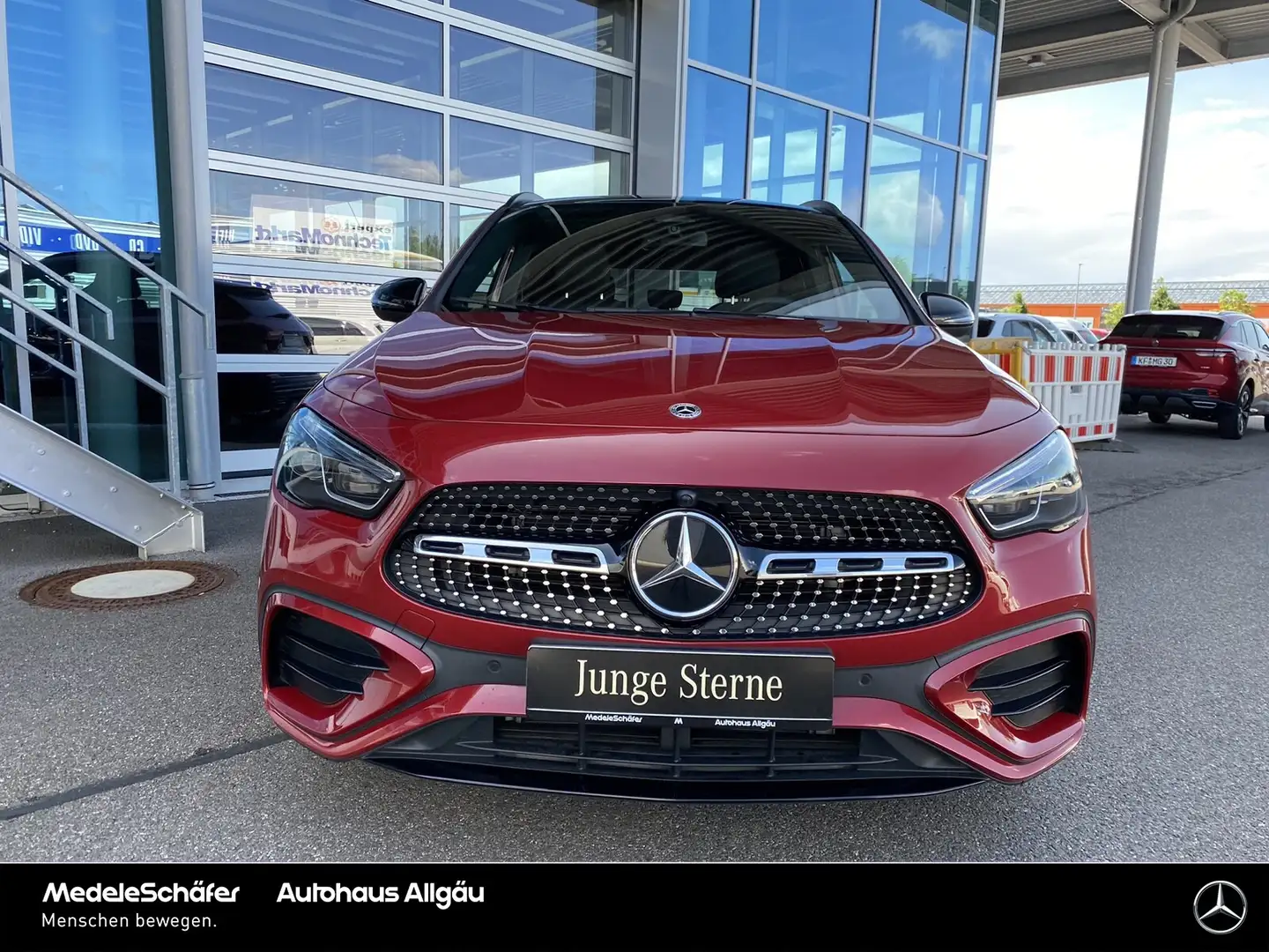 Mercedes-Benz GLA 220 GLA 220 d 4M AMG Night Pano  AHK Burmester NP67 Rosso - 2