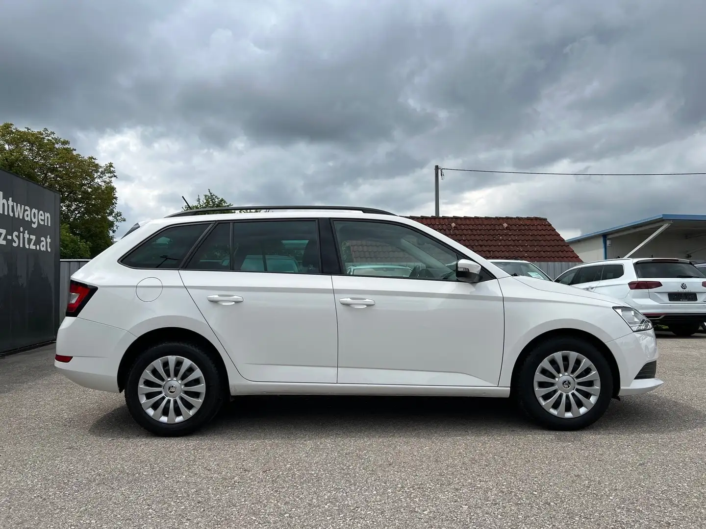 Skoda Fabia Combi Ambition 1,0 TSI | NAVI/SHZ/TEMP Weiß - 2