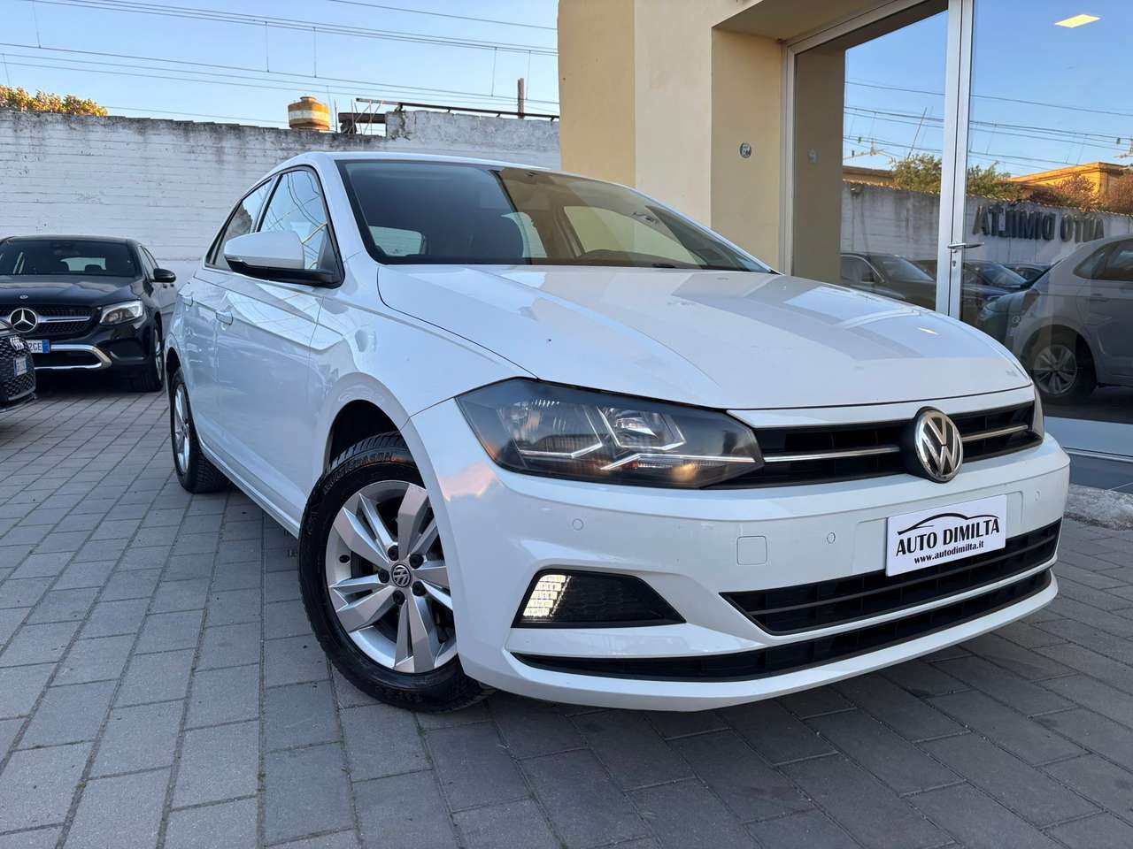 Volkswagen Polo Polo VI 2018 5p 1.0 mpi 75cv
