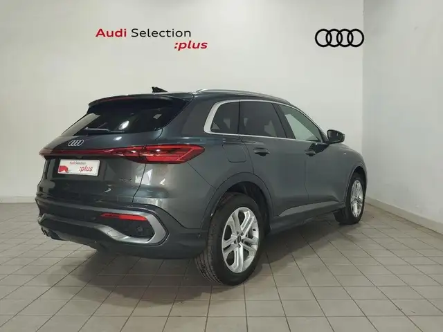 Audi Q5 view 4