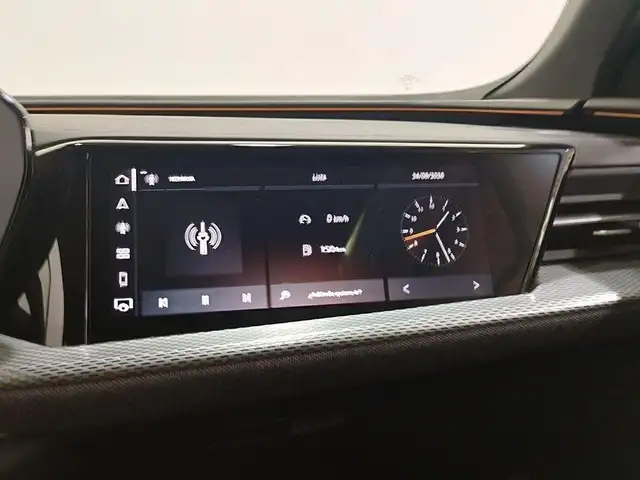 Audi Q5 view 12