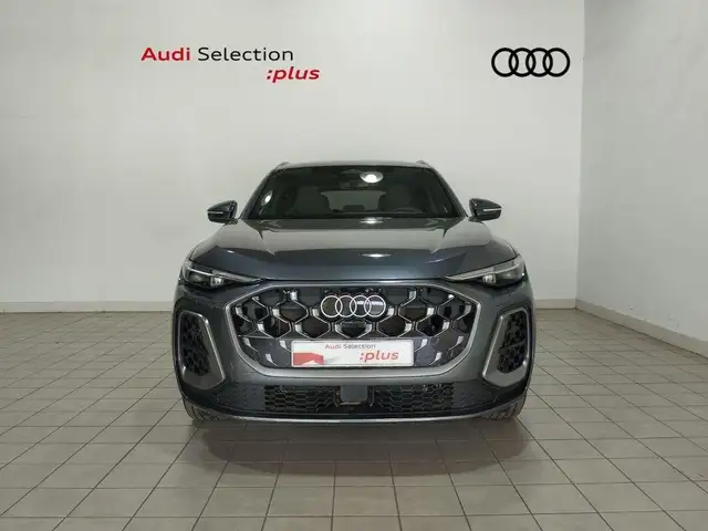 Audi Q5 view 2