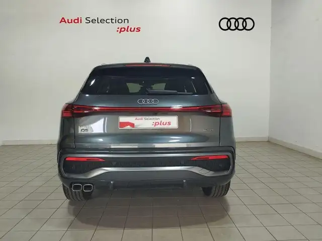 Audi Q5 view 5