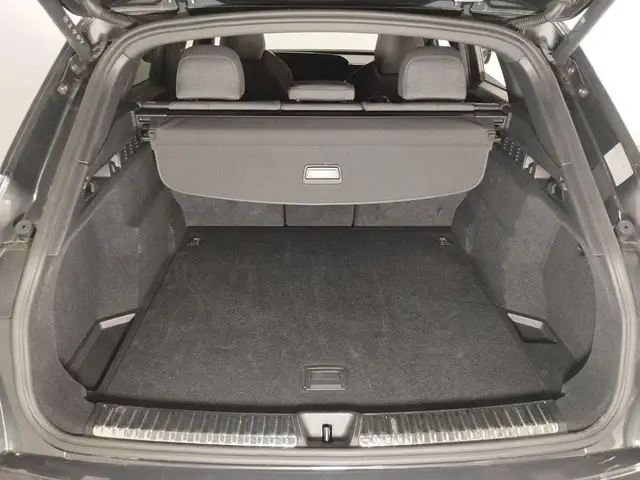 Audi Q5 view 9