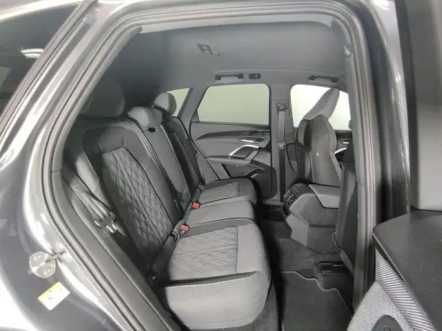 Audi Q5 view 7