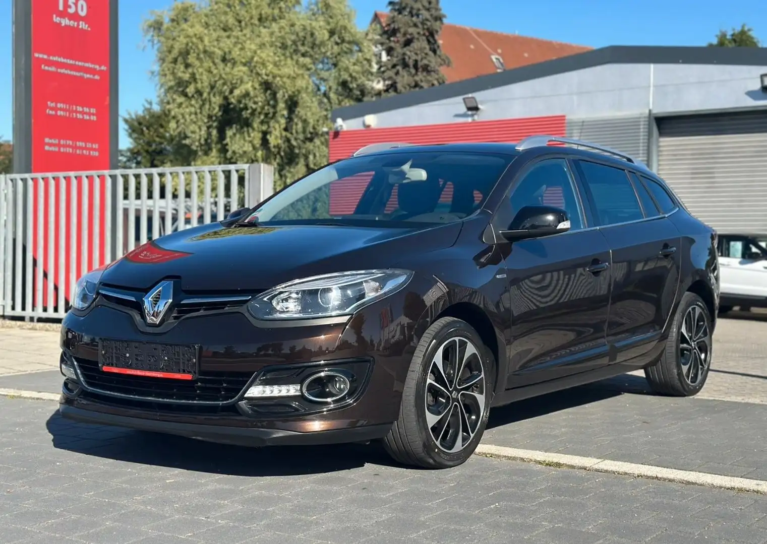 Renault Megane III Grandtour BOSE / Teilleder /Klimaaut. Brun - 1