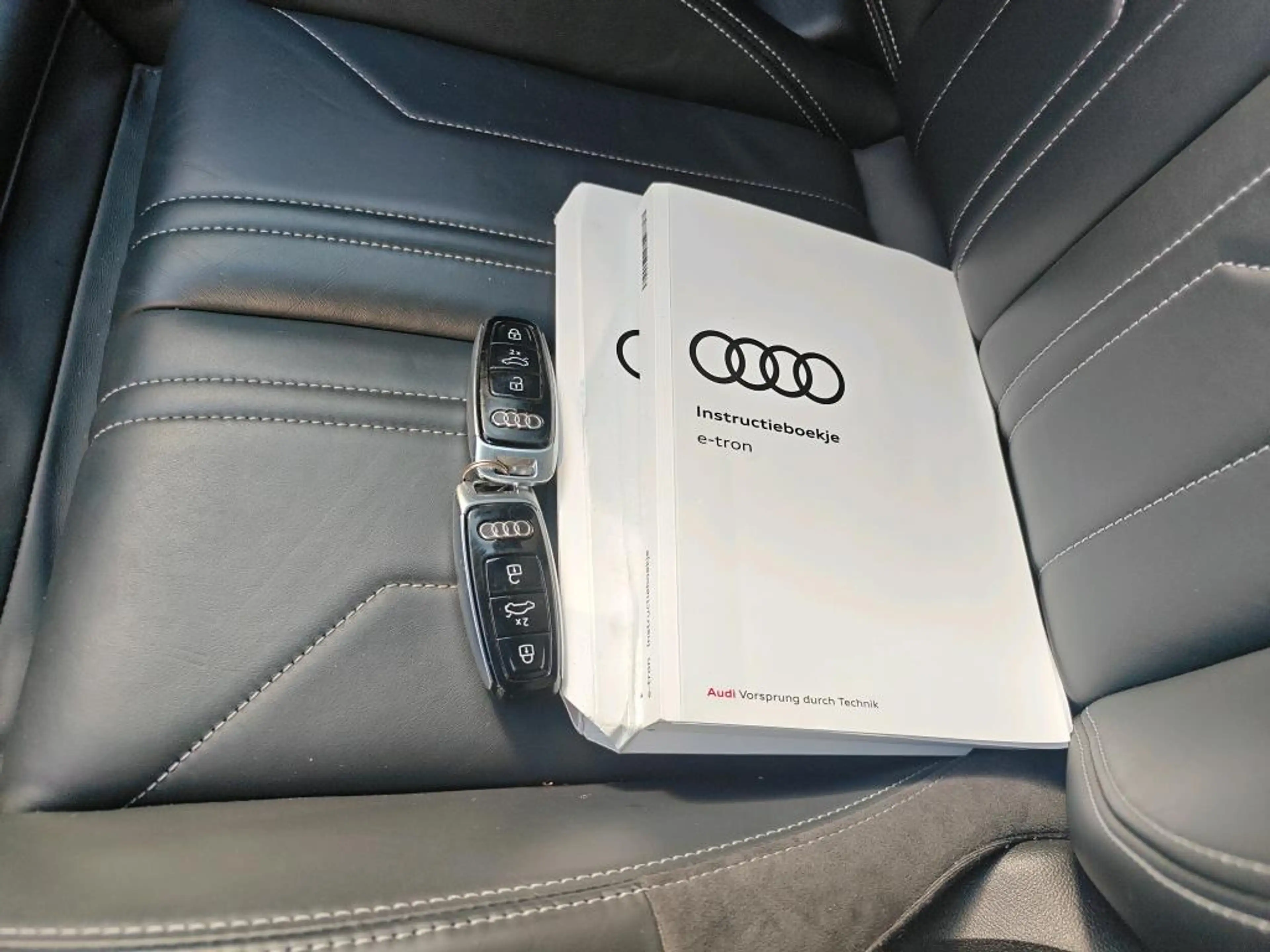 Audi e-tron Sportback 55 SOH 91,6% S-Line PANO LEER TREKHAAK 3 — photo 8