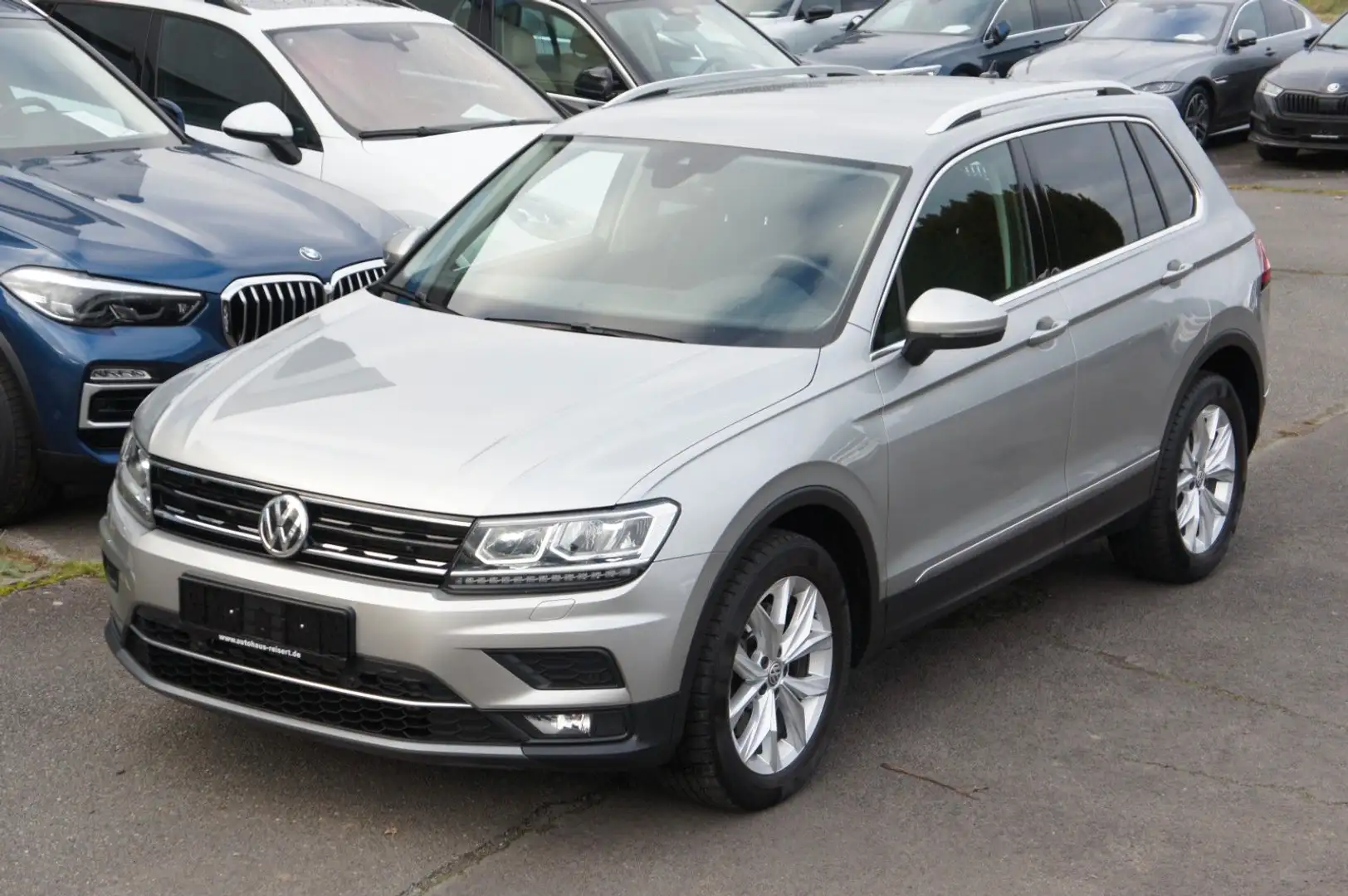 Volkswagen Tiguan Highline 4M DSG*ACC*LED*NAV*SHZ*DCC* Silber - 1