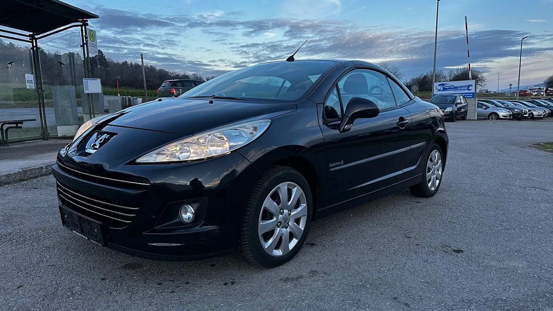 Peugeot 207 CC 1,6 VTi 16V Schwarz - 2