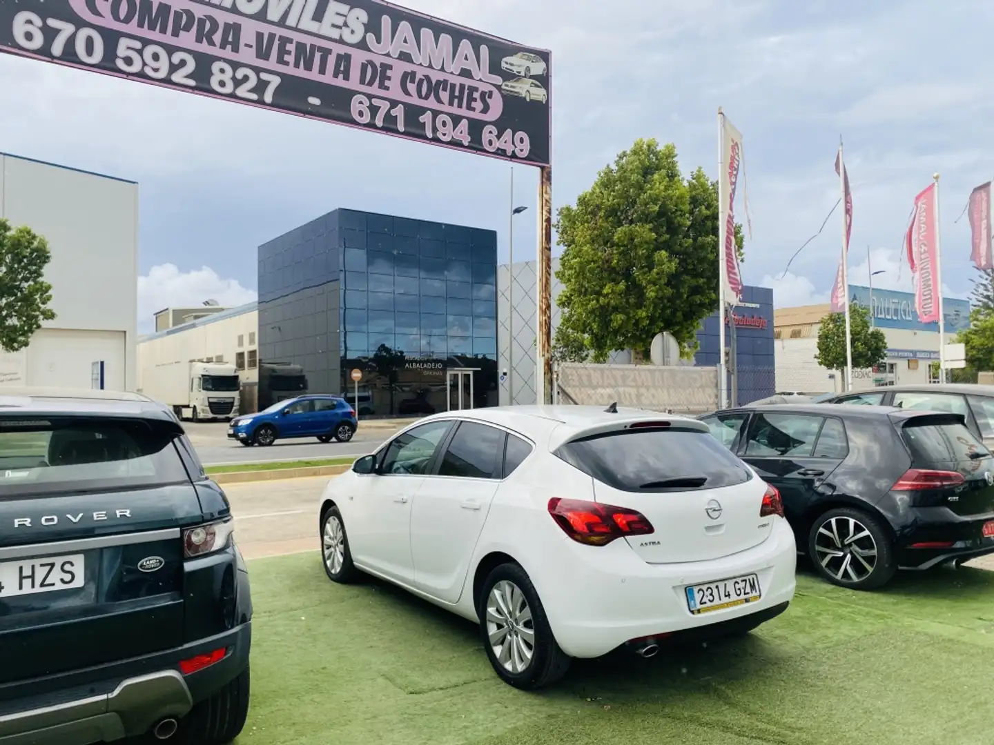 Opel Astra 1.4 T Cosmo Weiß - 1