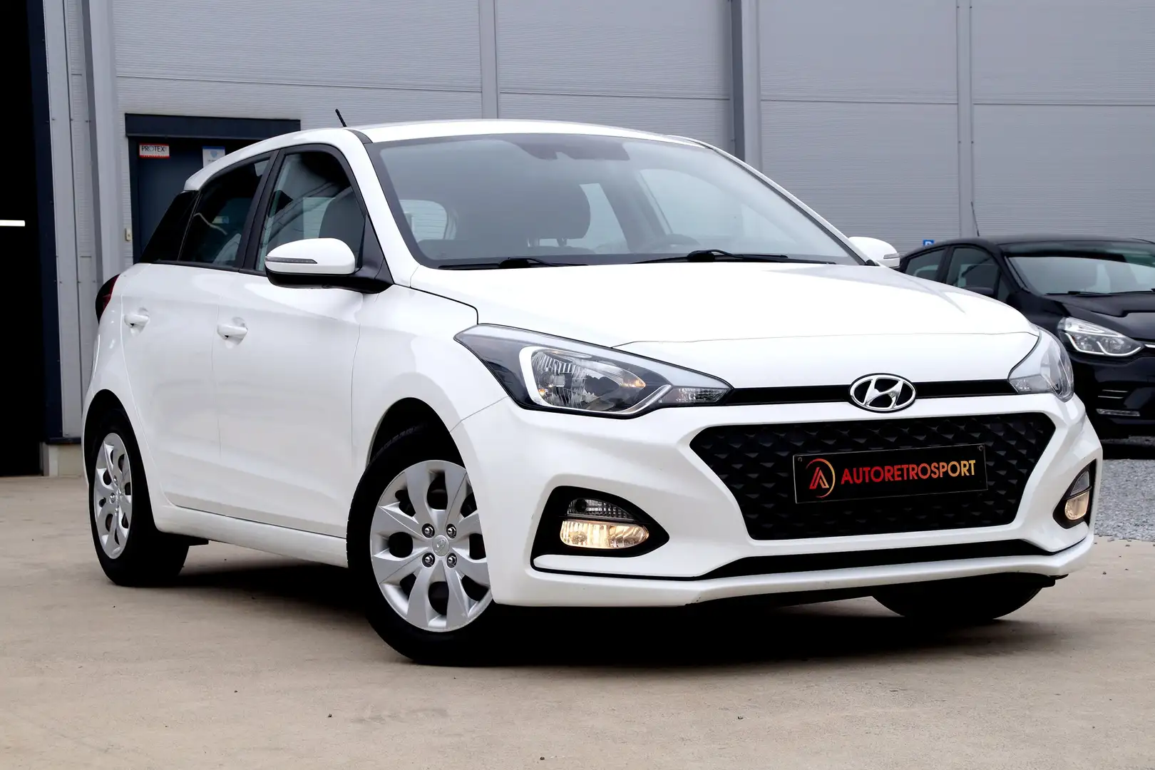 Hyundai i20 1.2i _1er Main _Historique Complet _Garantie✅ Blanc - 1