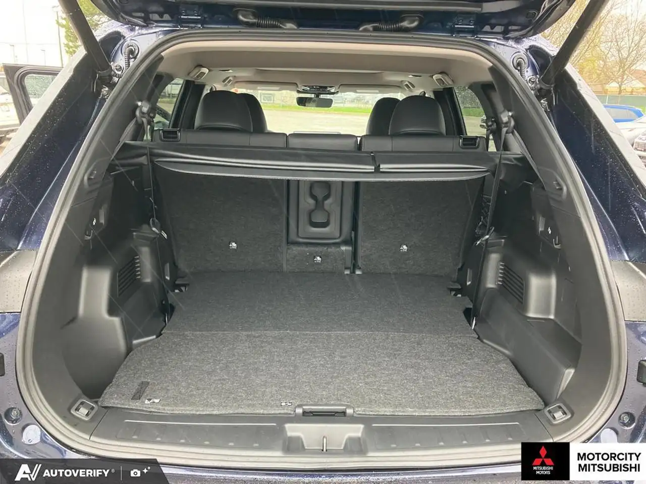 Mitsubishi Outlander снимка Mitsubishi Outlander