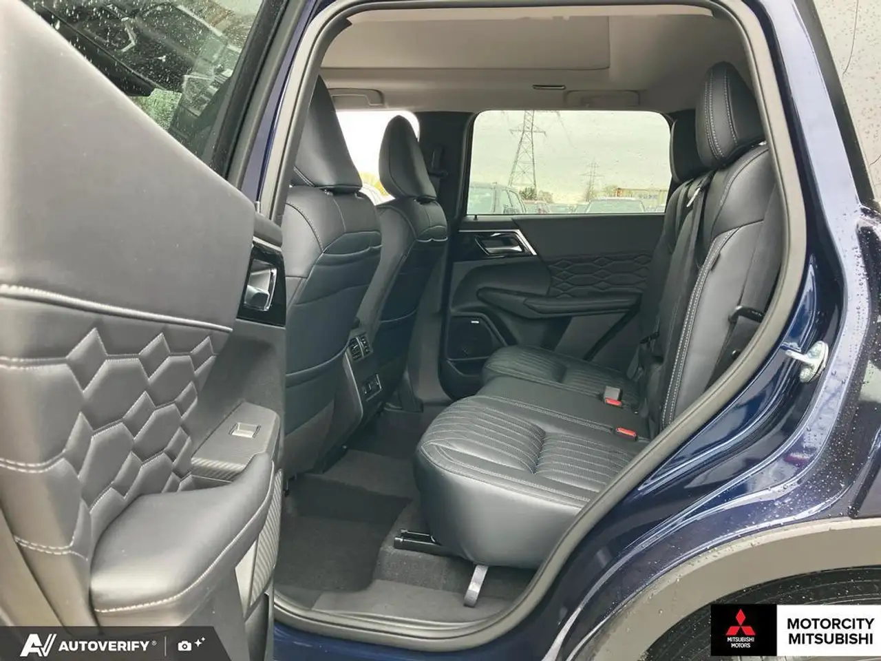 Mitsubishi Outlander снимка Mitsubishi Outlander