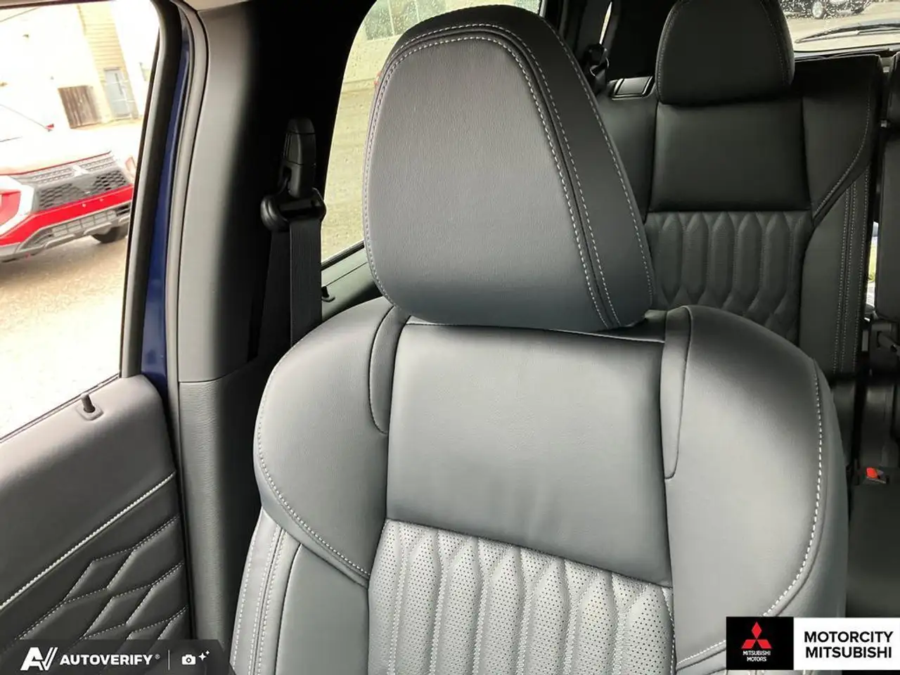 Mitsubishi Outlander снимка Mitsubishi Outlander