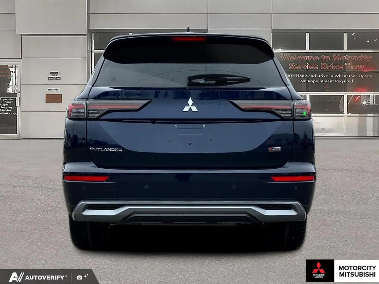 Mitsubishi Outlander снимка Mitsubishi Outlander