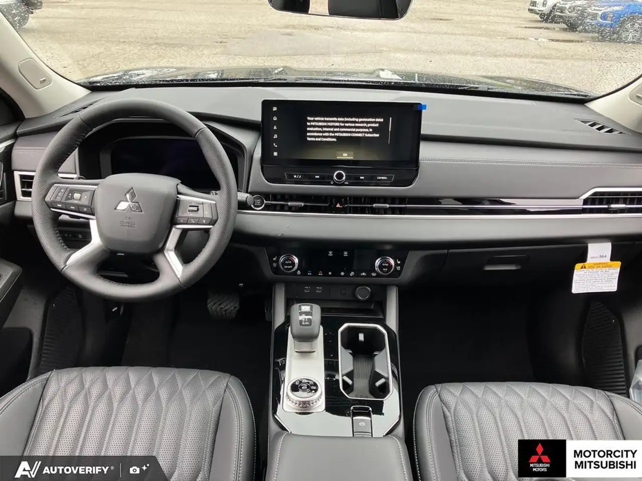 Mitsubishi Outlander снимка Mitsubishi Outlander