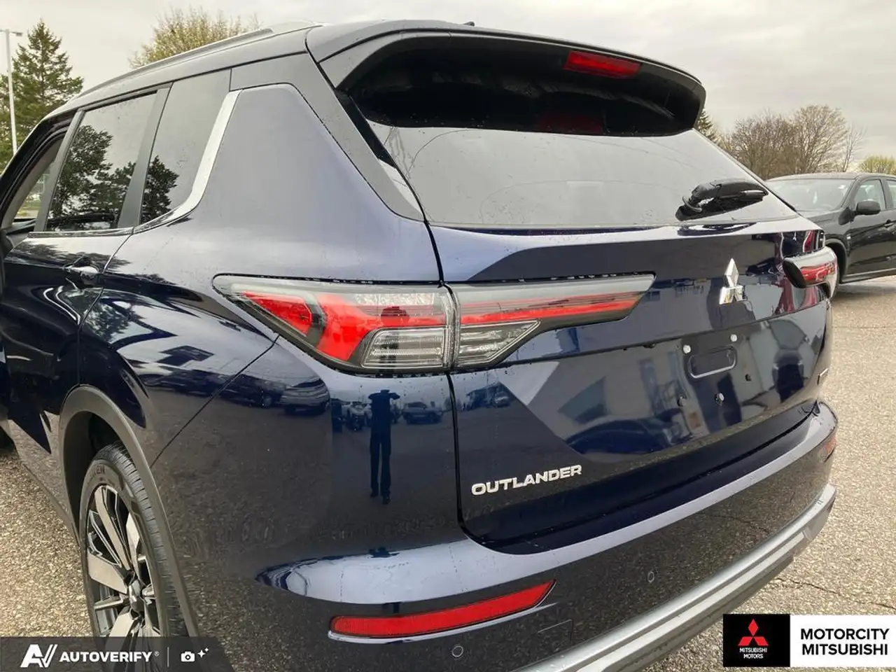 Mitsubishi Outlander снимка Mitsubishi Outlander