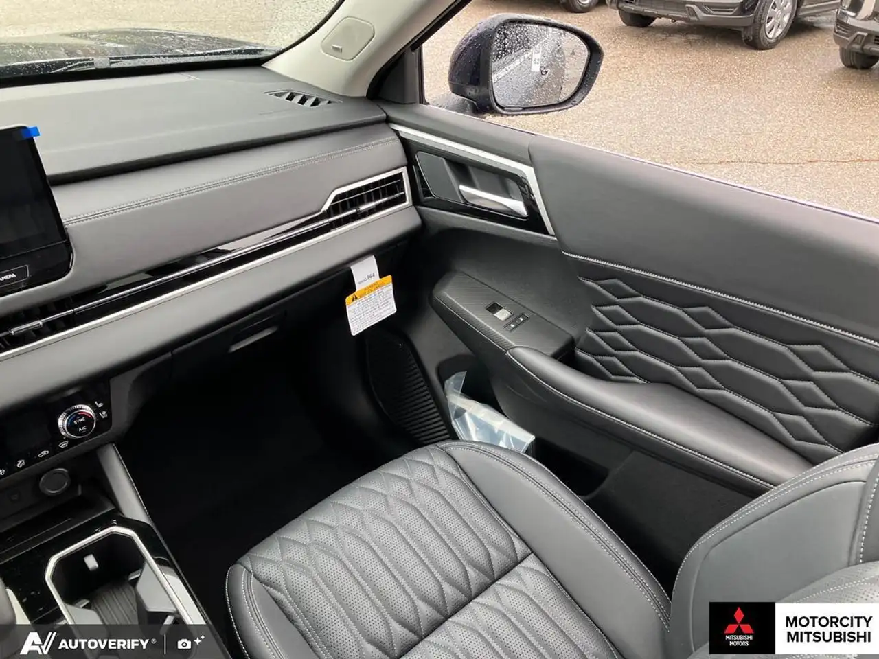 Mitsubishi Outlander снимка Mitsubishi Outlander