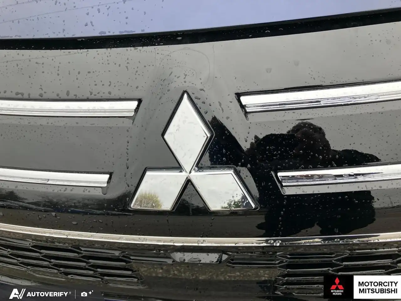 Mitsubishi Outlander снимка Mitsubishi Outlander