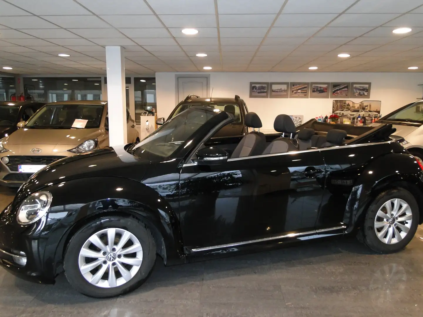 Volkswagen Beetle Beetle Cabriolet 2.0 TDI Schwarz - 2