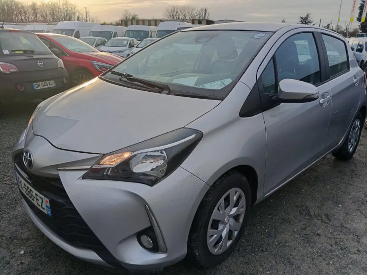 Toyota Yaris 70CH BUSINESS sociÃ©tÃ©