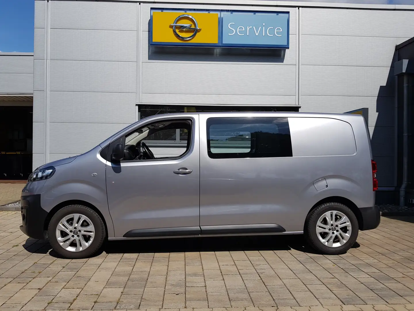 Opel Vivaro Edition M (L2), Rückfahrkamera, CarPlay Grau - 2